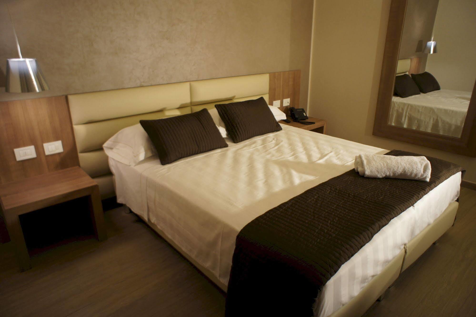 Hotel Al Veliero Pontevico Esterno foto