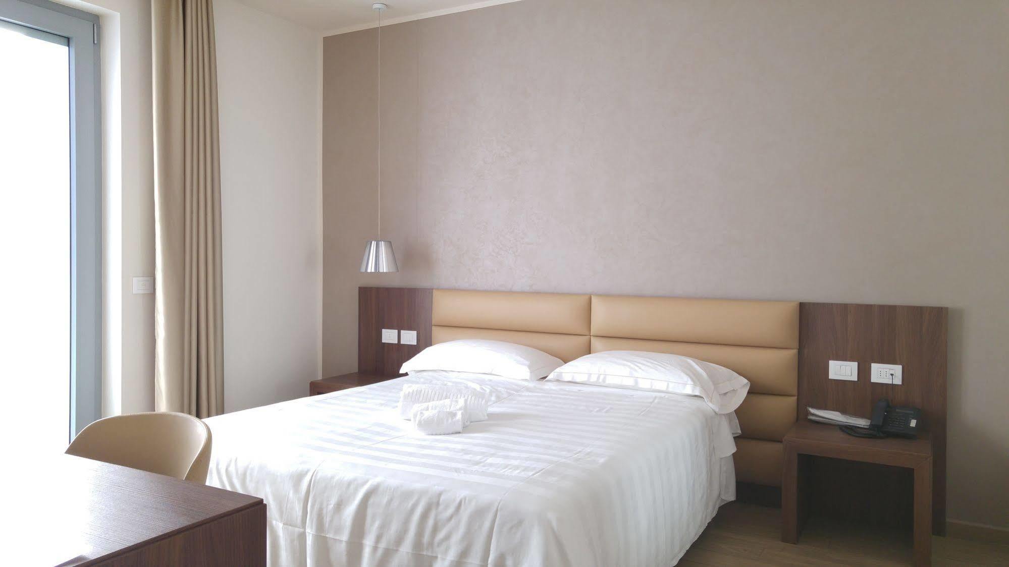 Hotel Al Veliero Pontevico Esterno foto